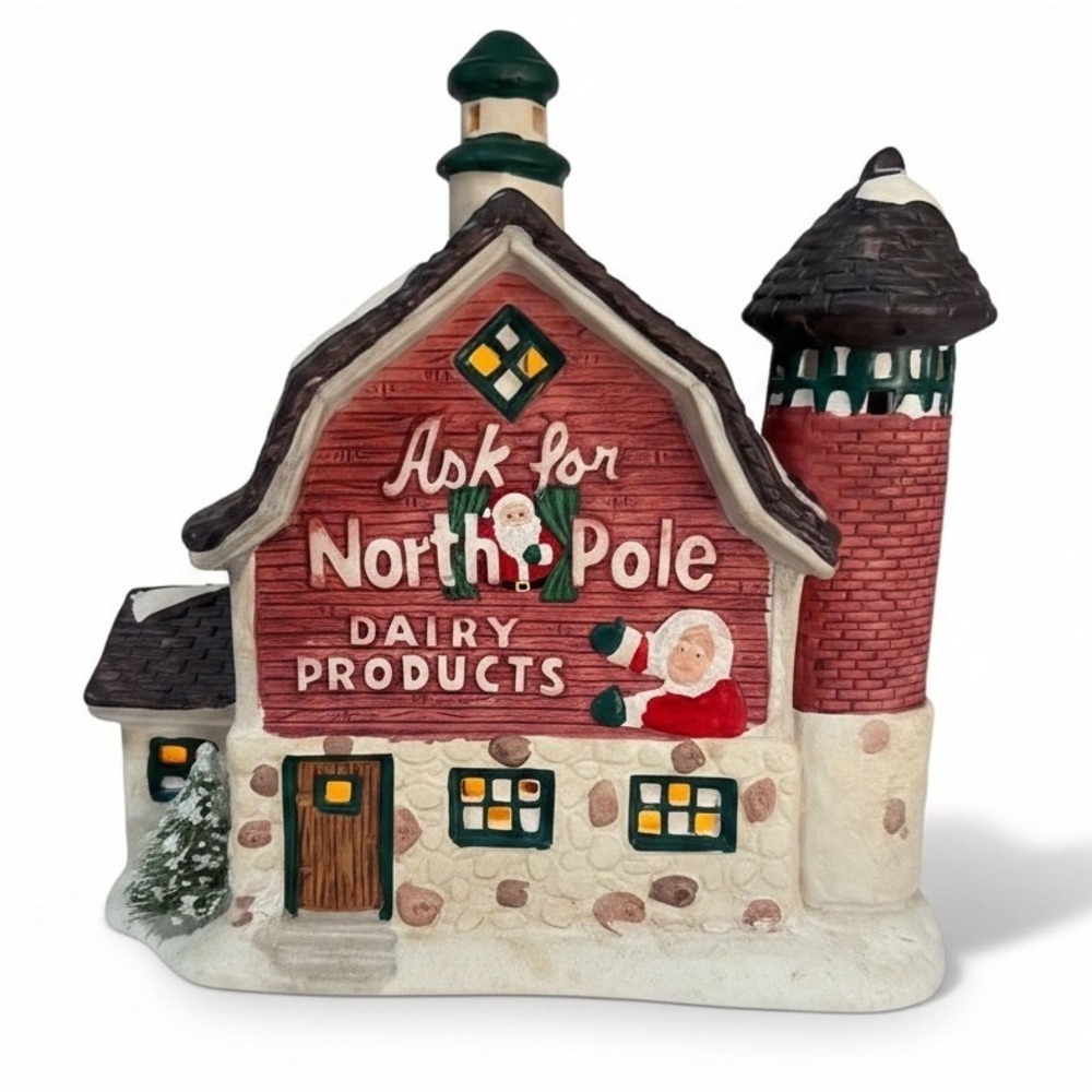 Christmas Valley North Pole Dairy Barn Lit Village House Red 1993 Vintage